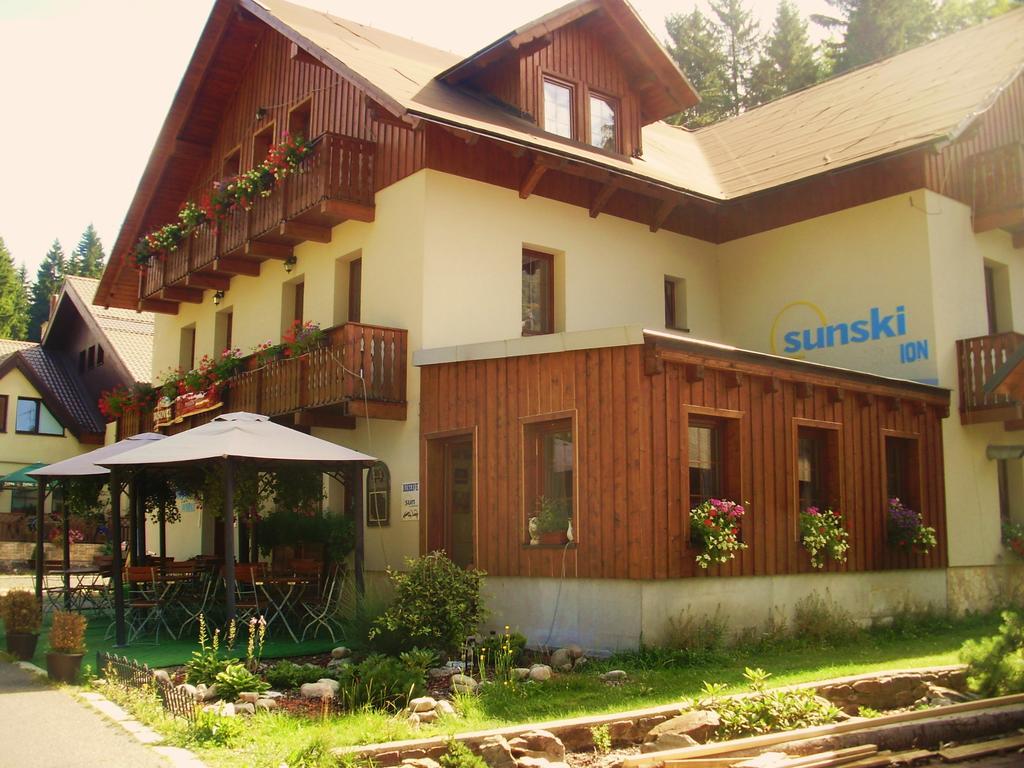 Penzion Sunski Hotel Harrachov Buitenkant foto