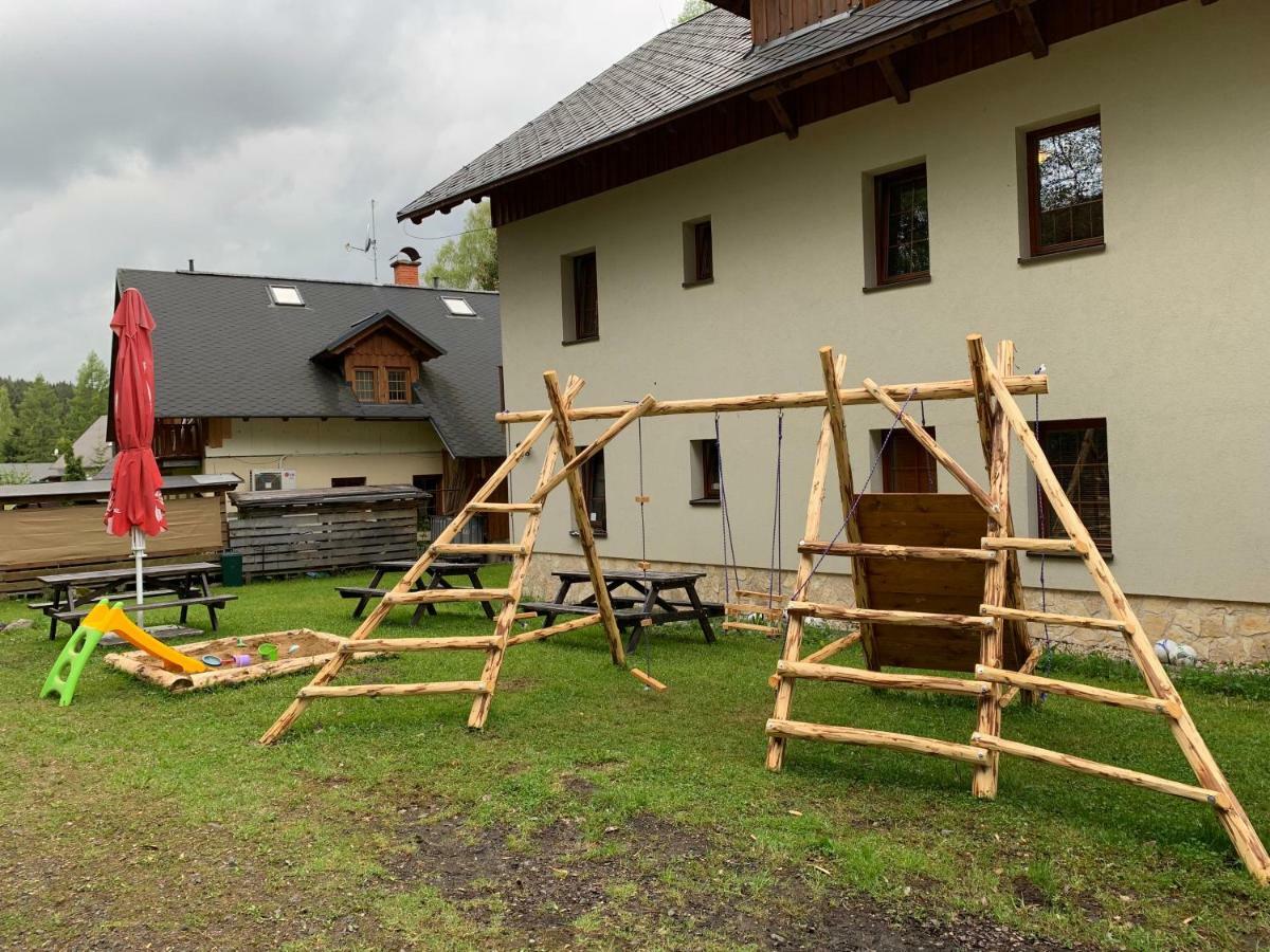 Penzion Sunski Hotel Harrachov Buitenkant foto